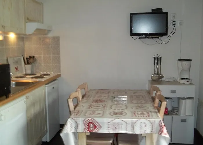 Avec Balcon * Люс-Сен-Совёр